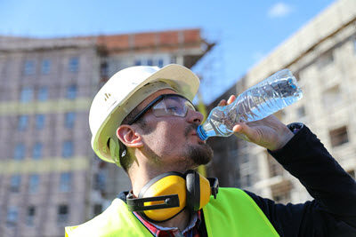 Worker-drinking-water